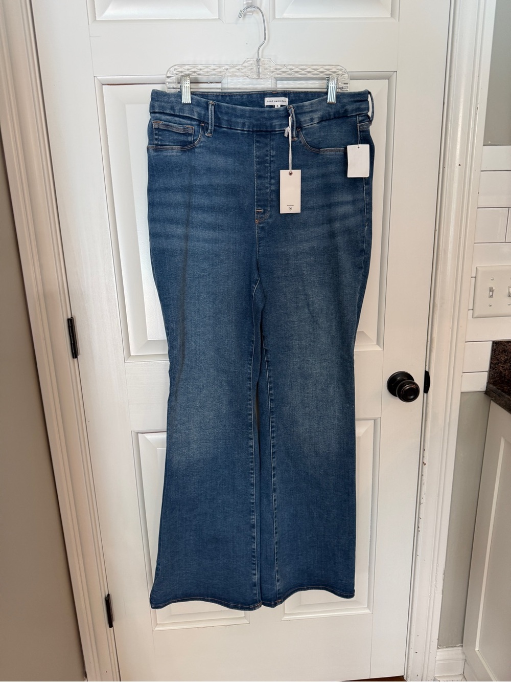 Nwt! Good American Good Legs Flare Jeans Medium Wash High Rise Stretch 25392 — image 4 of 8